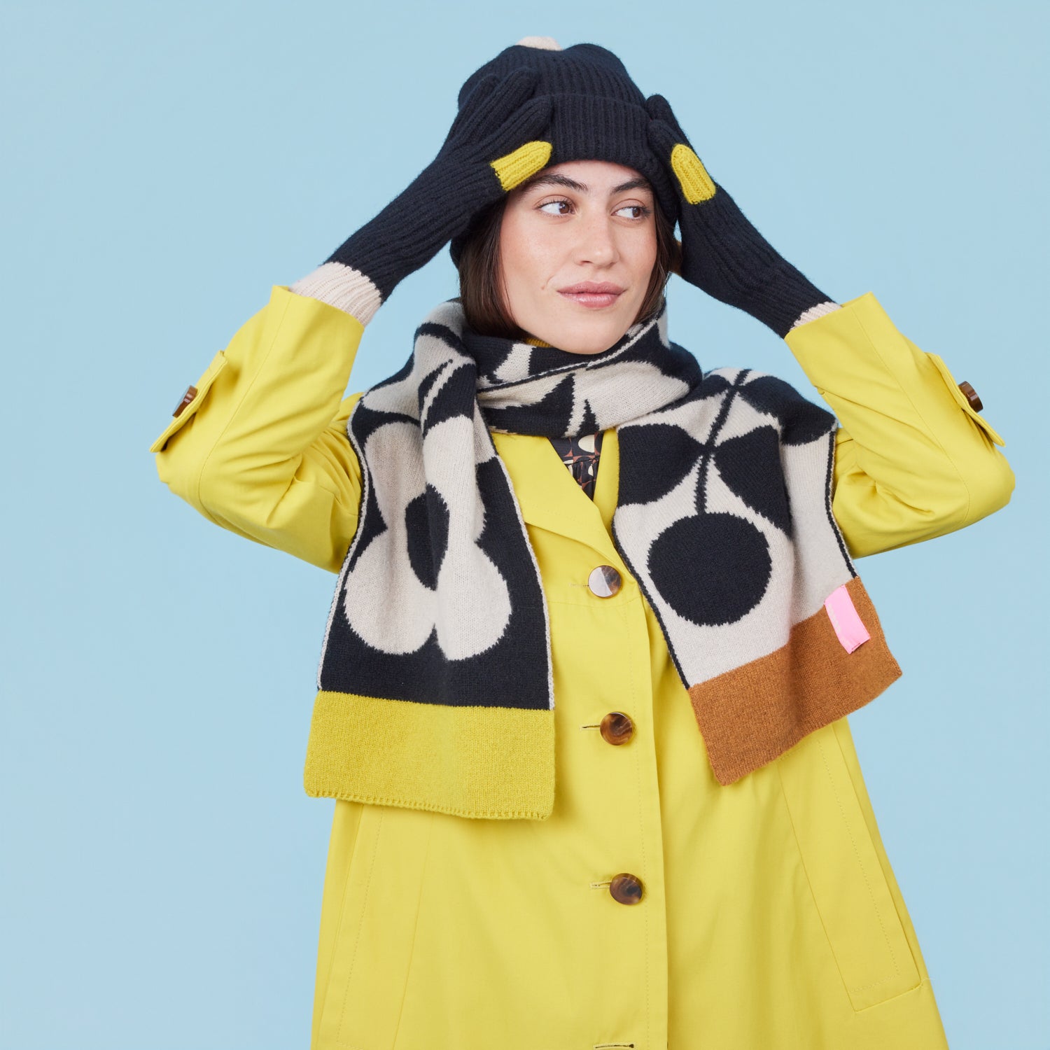 Colour Pop Wool Gloves - Cream Black