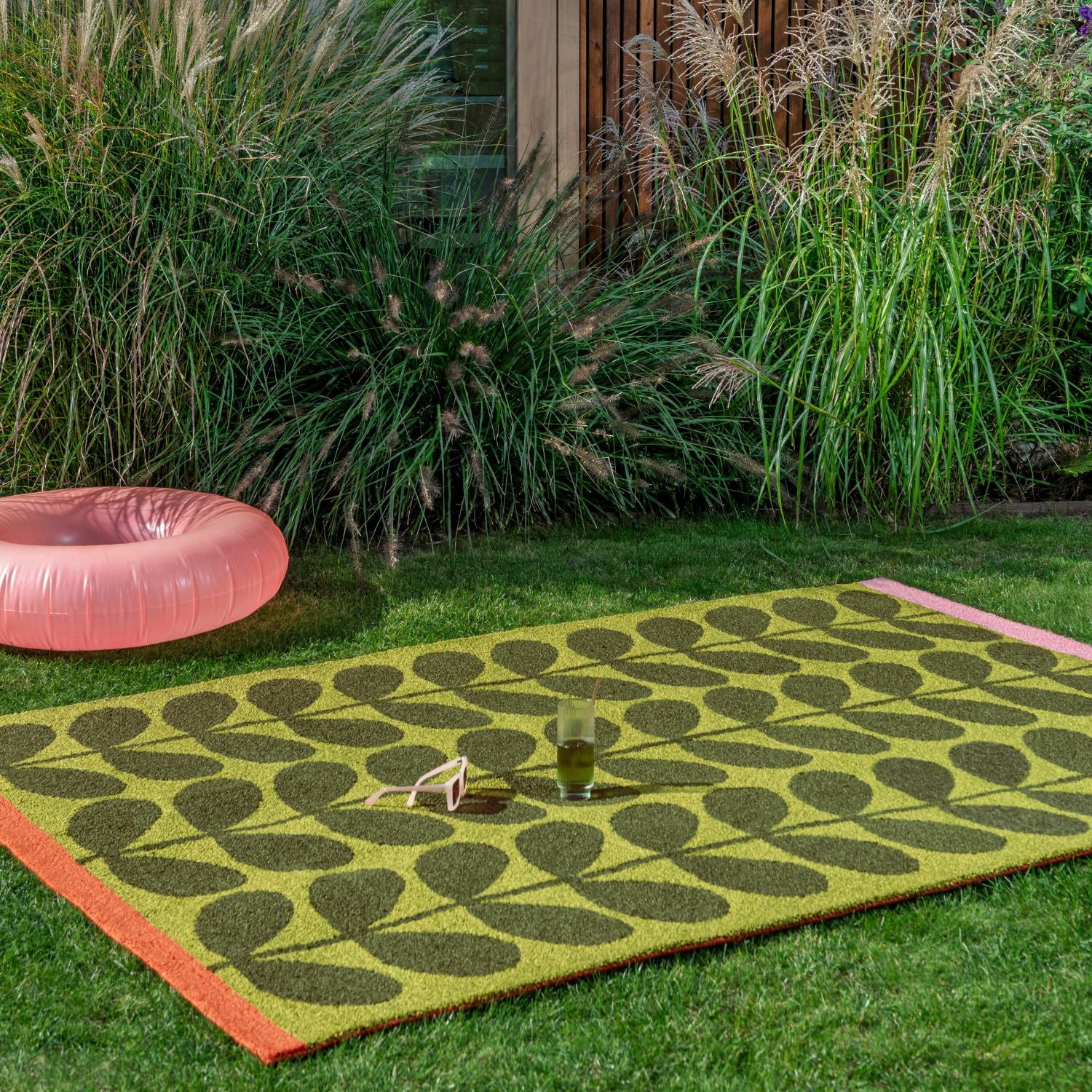 Solid Stem Outdoor Rug - Seagrass